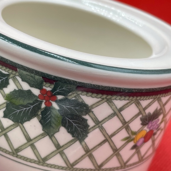 🌲Mikasa Heritage Christmas Story Sugar Bowl and Creamer # CABO8 - Picture 11 of 15